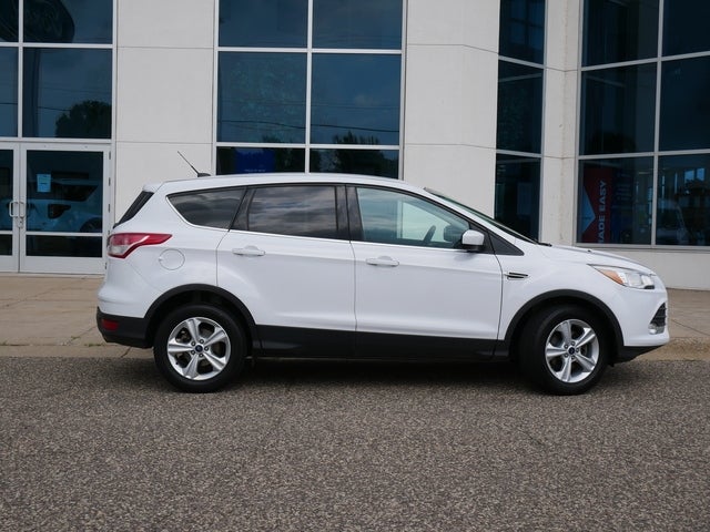 Used 2016 Ford Escape SE with VIN 1FMCU0GX8GUC01115 for sale in New Brighton, Minnesota