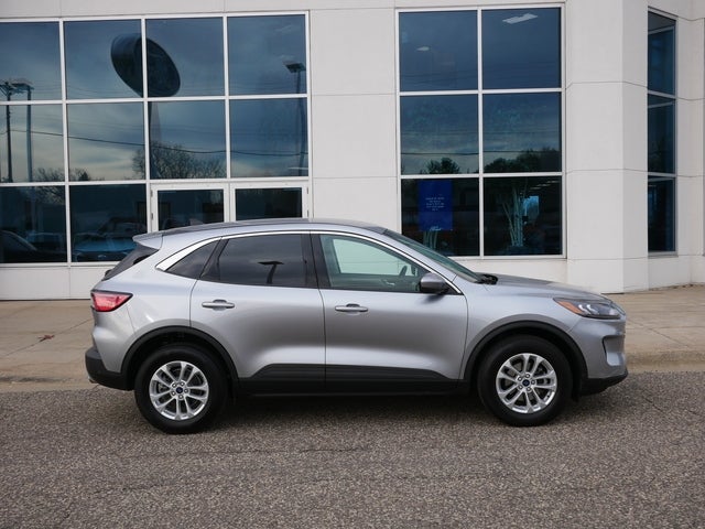 Used 2021 Ford Escape SE with VIN 1FMCU9G64MUB06333 for sale in New Brighton, Minnesota