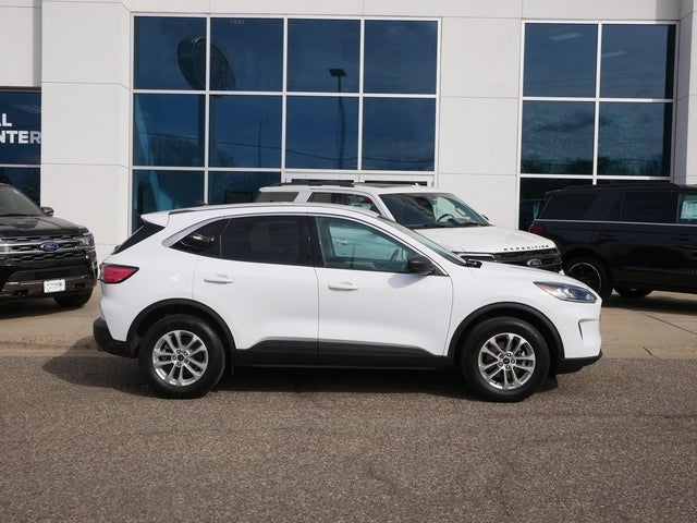 Used 2022 Ford Escape SE with VIN 1FMCU9G64NUA71102 for sale in New Brighton, Minnesota
