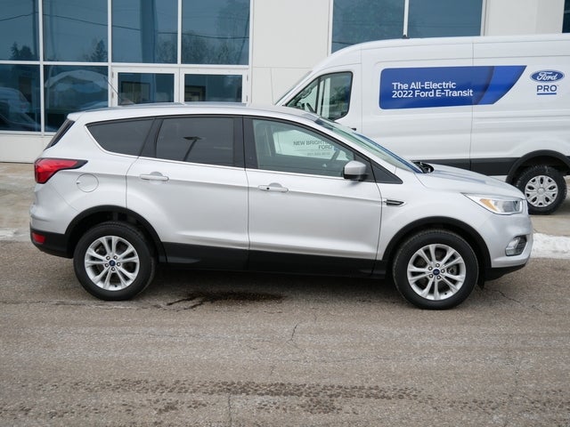 Used 2019 Ford Escape SE with VIN 1FMCU9GD6KUC01519 for sale in New Brighton, Minnesota