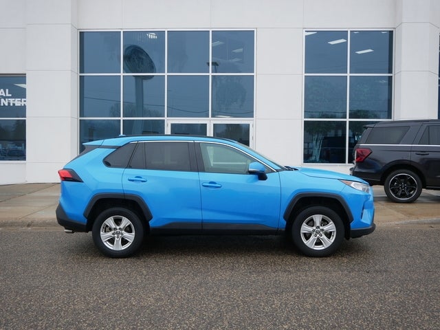 Used 2021 Toyota RAV4 XLE with VIN 2T3P1RFV7MW180520 for sale in New Brighton, Minnesota